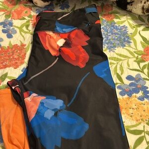 Leggings, cropped hit mid-calf